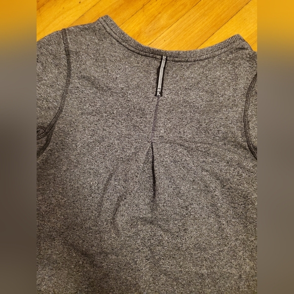 Lululemon Exhalation Pullover II. Heathered grey. Size 2. - Picture 6 of 12